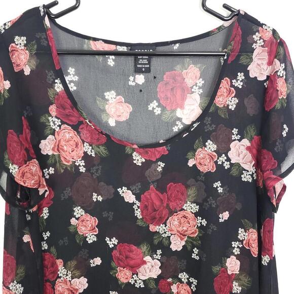 Torrid Top Womens 0X Shark bite Hem Lightweight Whimsigoth Florals Scoop Neck - Picture 2 of 9